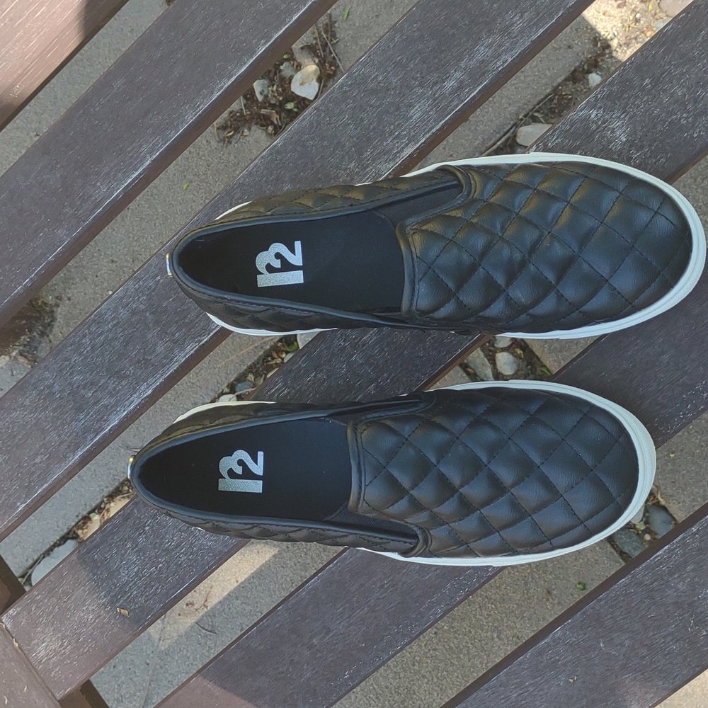 r2 brand loafers, Vans style